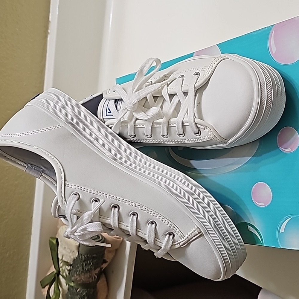 White keds - Picture 4 of 4